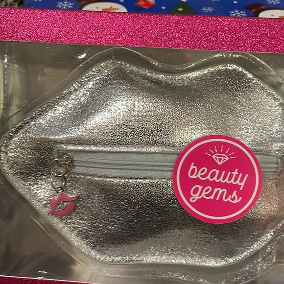 Beauty Gems - Picture 4 of 4